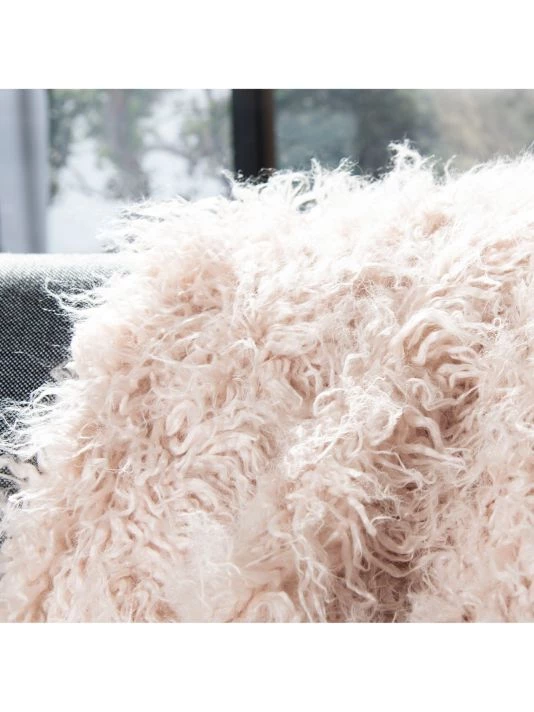 Safavieh Faux Sheepskin Throw Blanket 4 Safavieh Faux Sheepskin Throw Blanket - Image 2