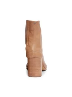Maison Margiela Tabi Leather Ankle Boots Brown -Safavieh And Maison Margiela Sales unnamed file 593